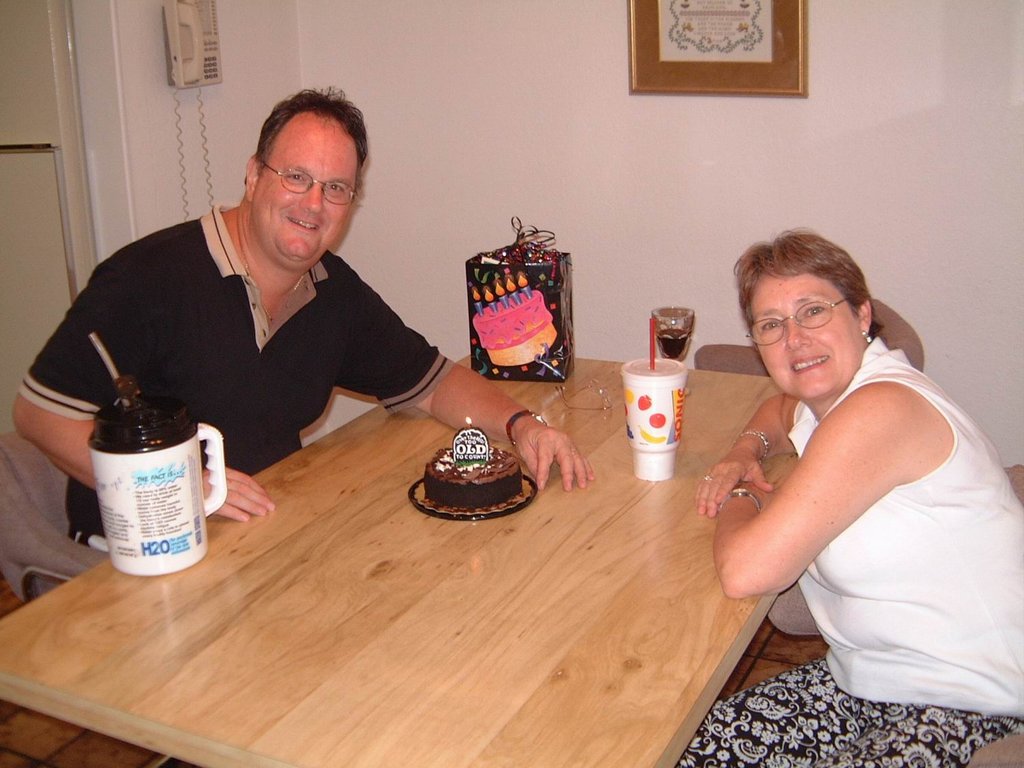2004/06(June)/02(Tom-Troll-50thBD)/2004-06-17 20-07-065.JPG